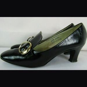 Price Reduced!! 1960s size 6 Fifth Avenue shoes